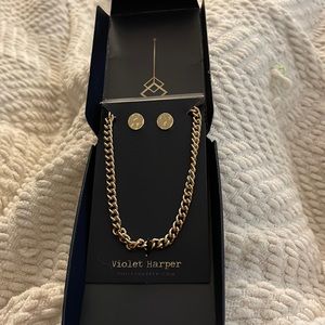 Necklace and earring set